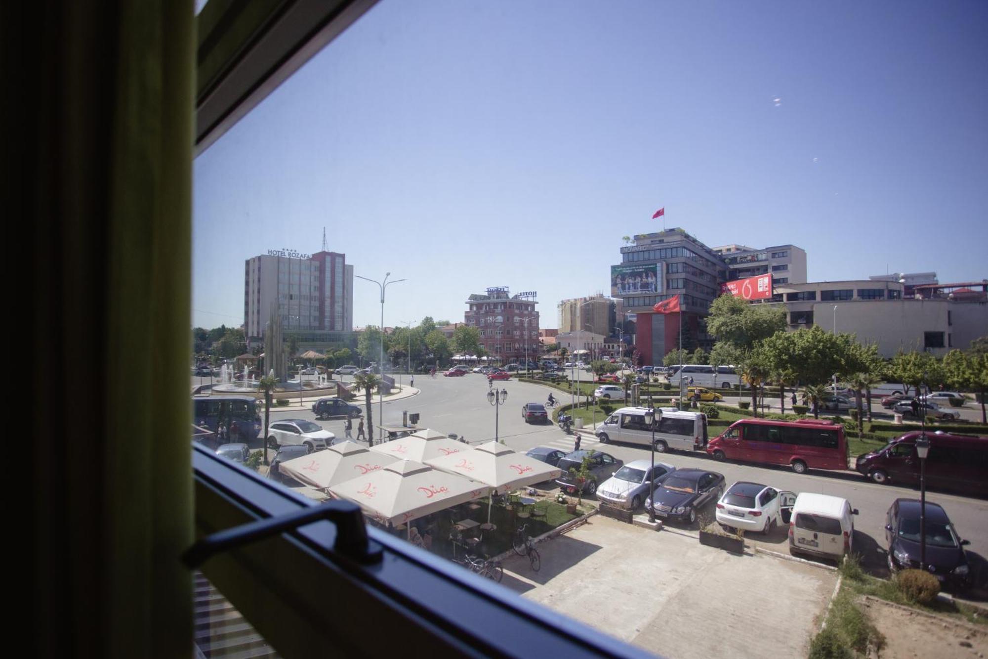 Corner Hostel شكودر المظهر الخارجي الصورة