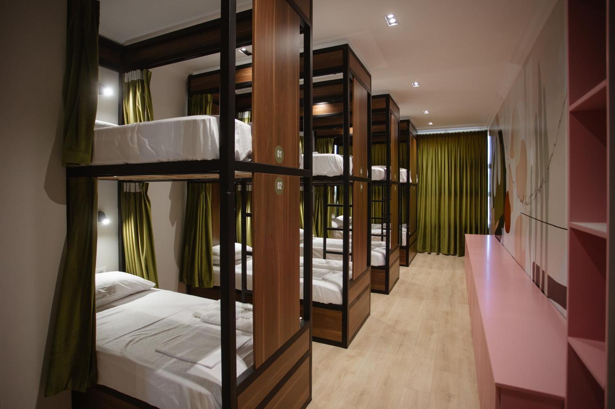Corner Hostel شكودر المظهر الخارجي الصورة